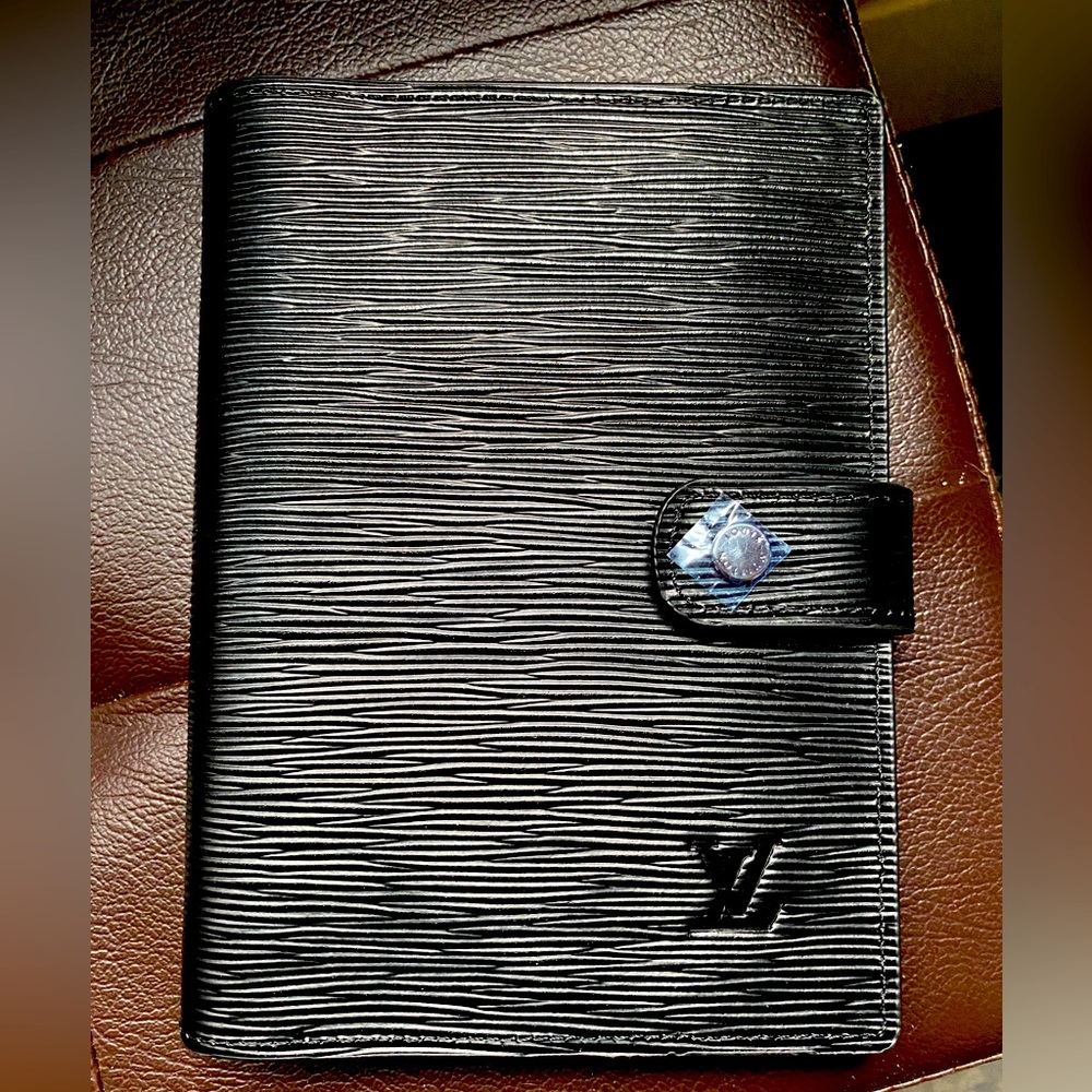 Louis Vuitton credit card, passport, business card holder and 2023-2026 planner